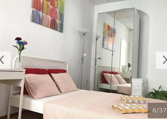 Flatmetro Rooms