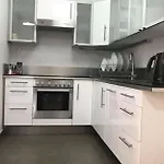 Flatmetro Rooms