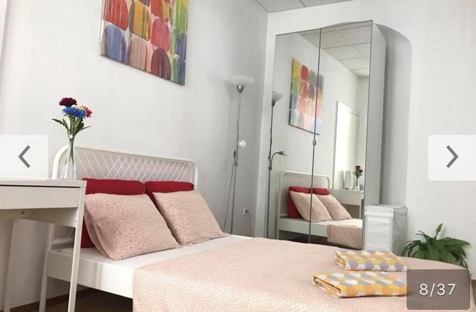 Flatmetro Apartment